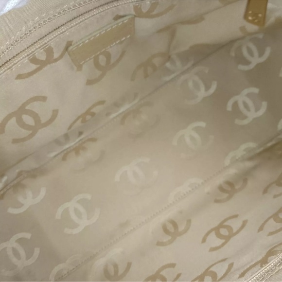 CHANEL CC WILD STITCH CALFSKIN SHOULDER BAG - Picture 9 of 13
